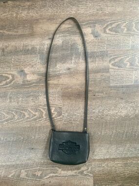 Harley-Davidson Black Pebbled Leather Shoulder Bag, back zippered pouch.